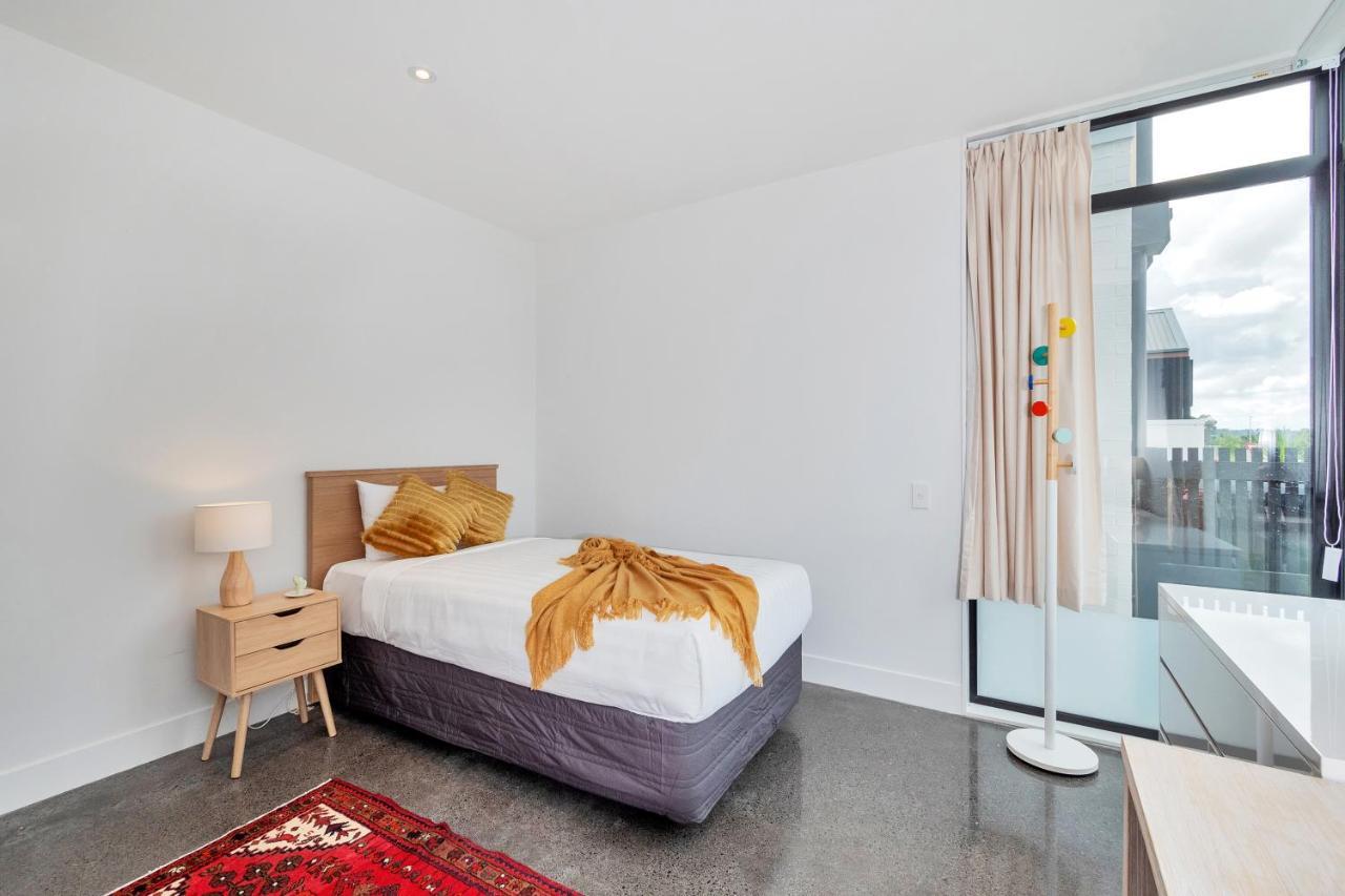 Blissful Breeze Townhouse With Parking And Patio Villa Auckland Exterior photo