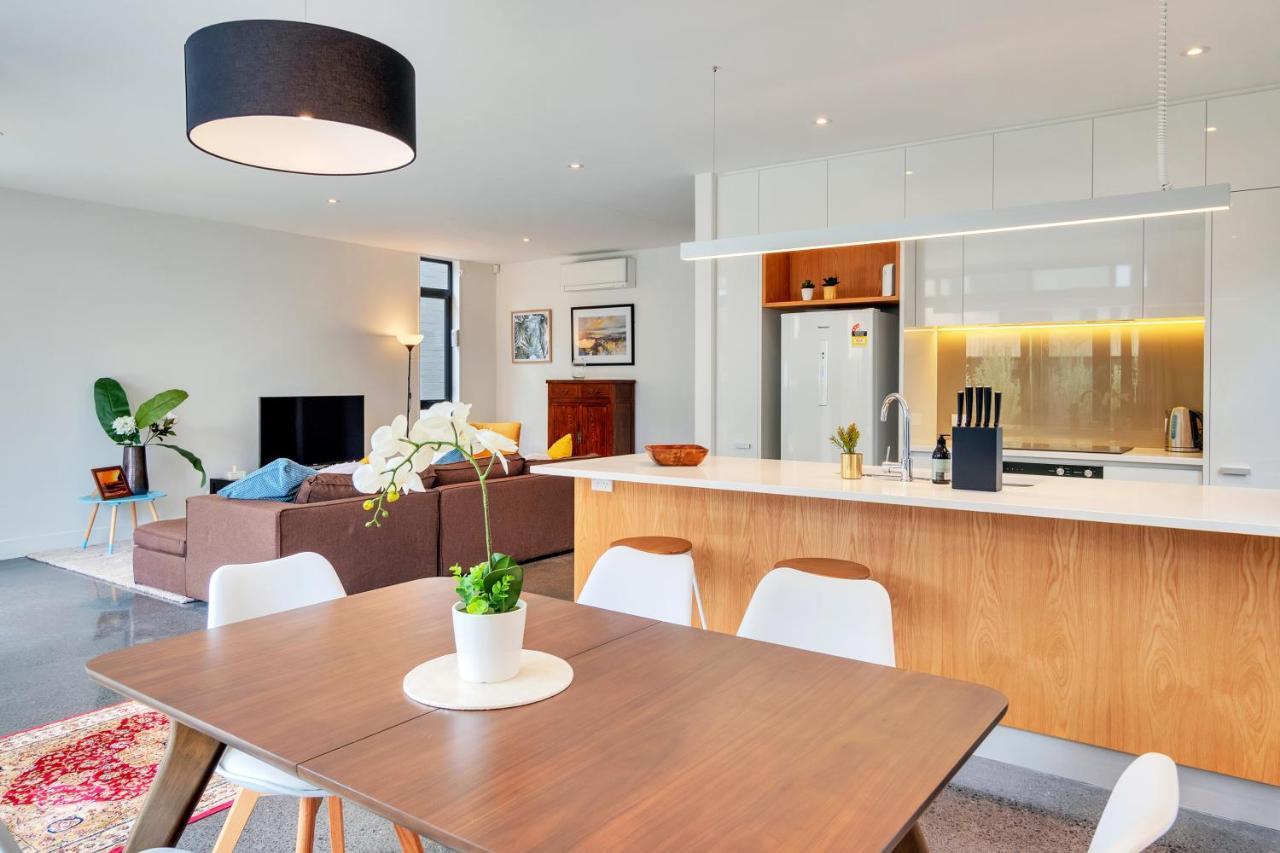 Blissful Breeze Townhouse With Parking And Patio Villa Auckland Exterior photo