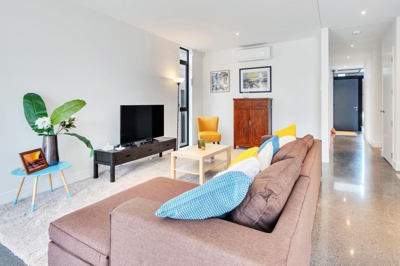 Blissful Breeze Townhouse With Parking And Patio Villa Auckland Exterior photo