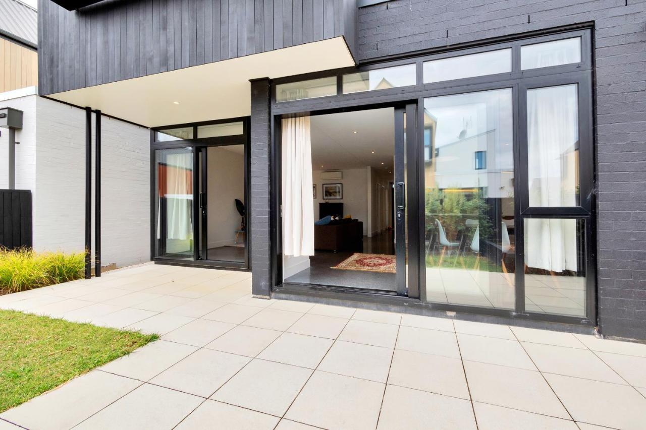 Blissful Breeze Townhouse With Parking And Patio Villa Auckland Exterior photo