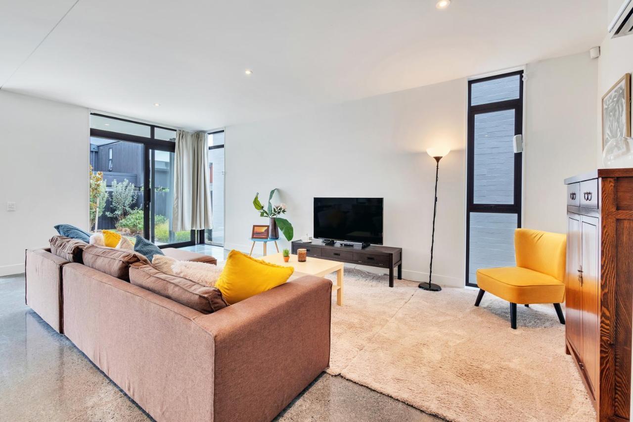 Blissful Breeze Townhouse With Parking And Patio Villa Auckland Exterior photo