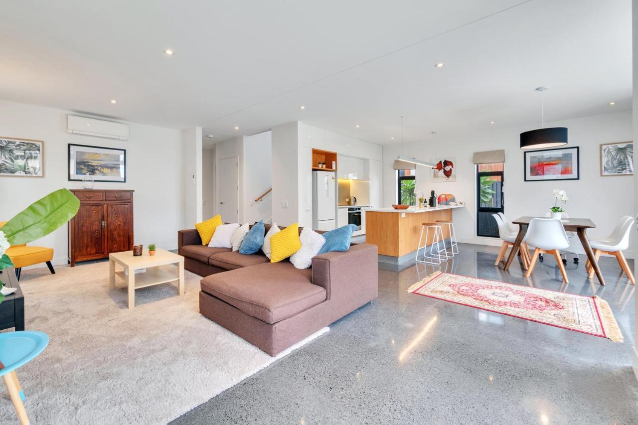 Blissful Breeze Townhouse With Parking And Patio Villa Auckland Exterior photo